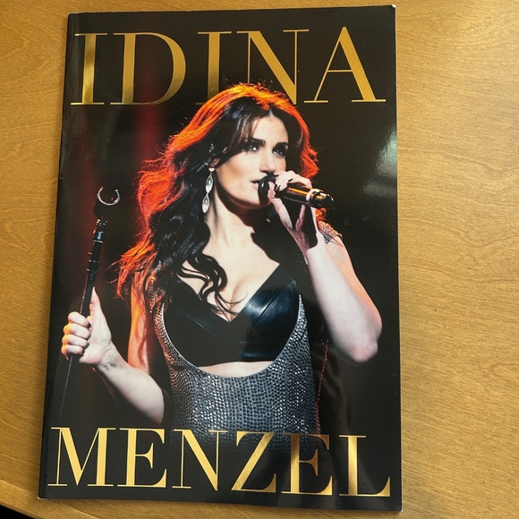 Idina Menzel World Tour 2015 Program - Picture 2 of 4